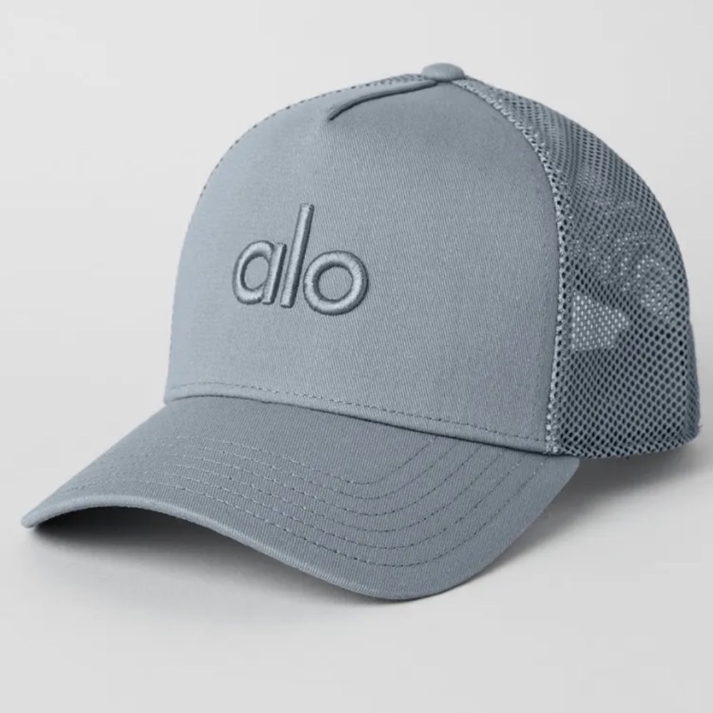 Alo District Trucker Hat in Stingray